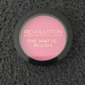 Revolution The Matte Blush - Soft Pink